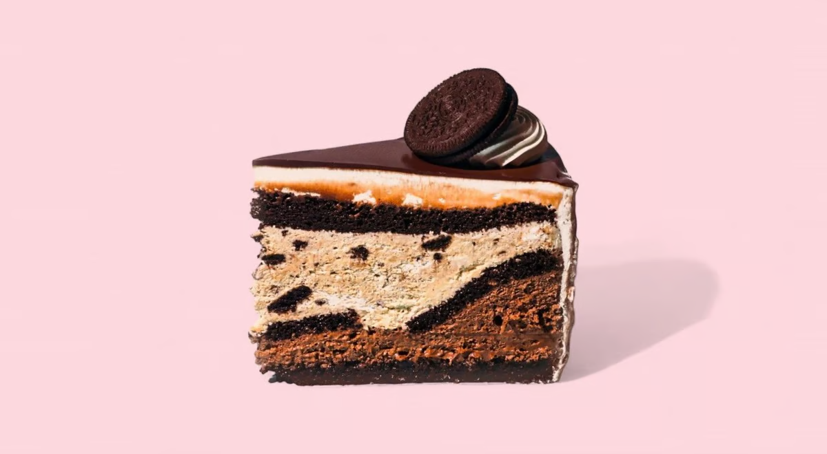 Oreo Cake - Rich chocolate cake with Oreo cookie layers